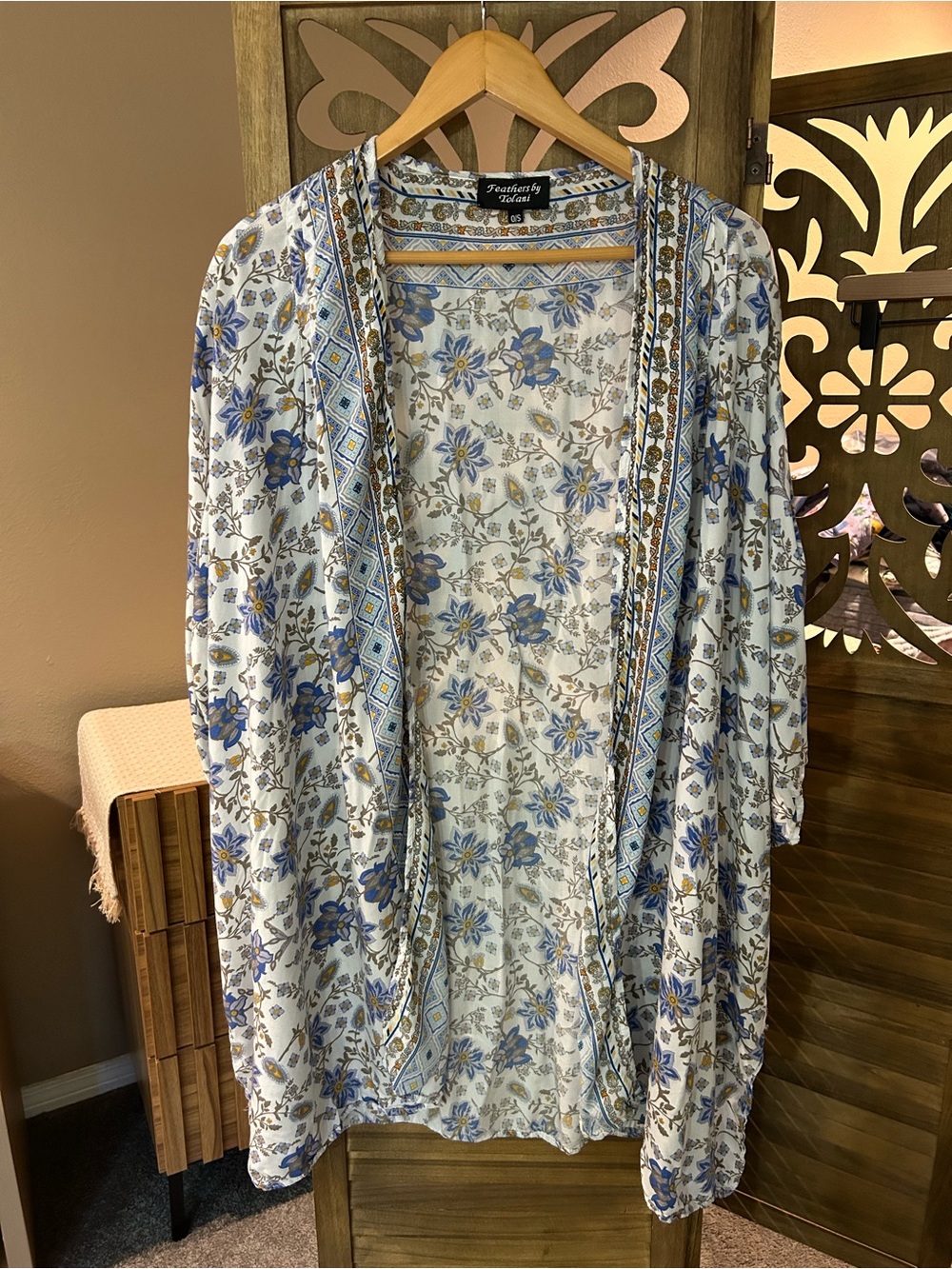 Feathers by Tolani  Anthropologie Floral Kimono Cover Up OS Boho